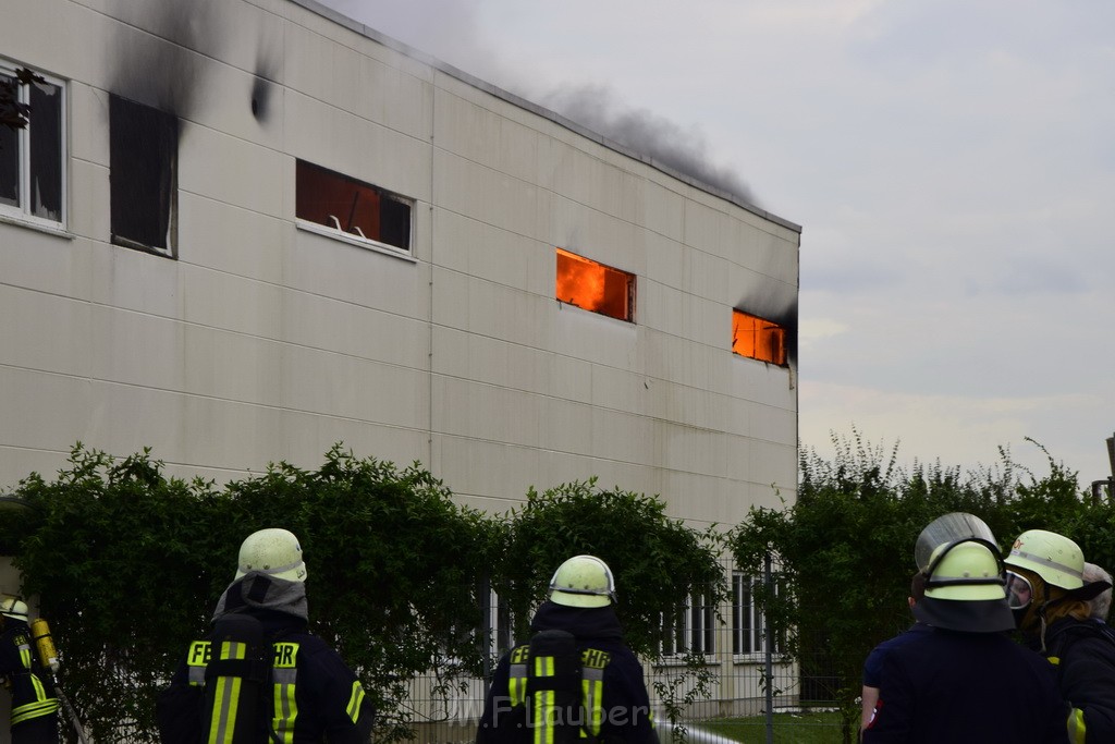 Grossbrand Halle Troisdorf Kriegsdorf Junkersring P066.JPG - Miklos Laubert